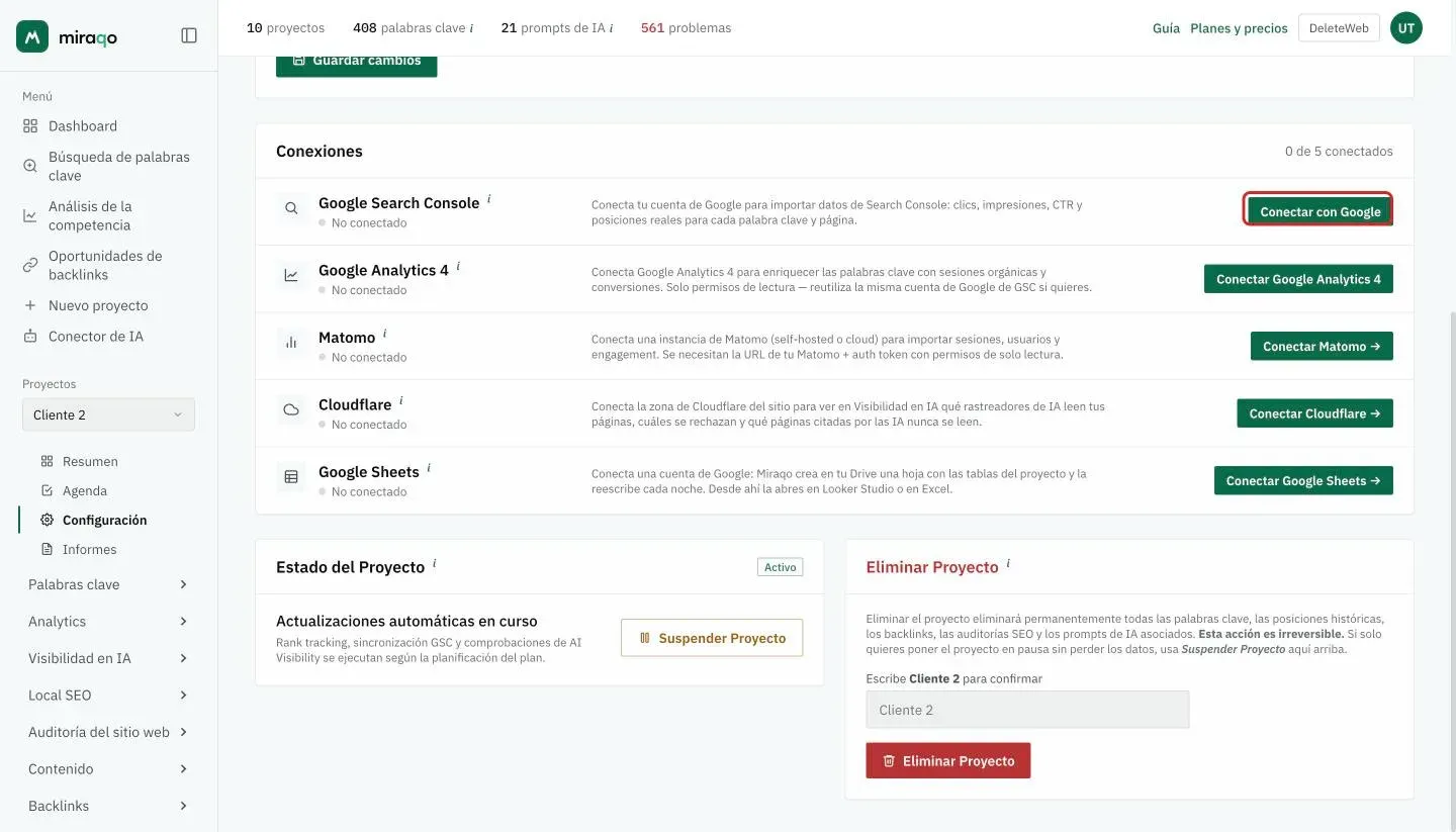 La tarjeta Conexiones en Configuración → General de un proyecto sin conexiones: la fila Google Search Console sin conectar, con el botón Conectar con Google resaltado