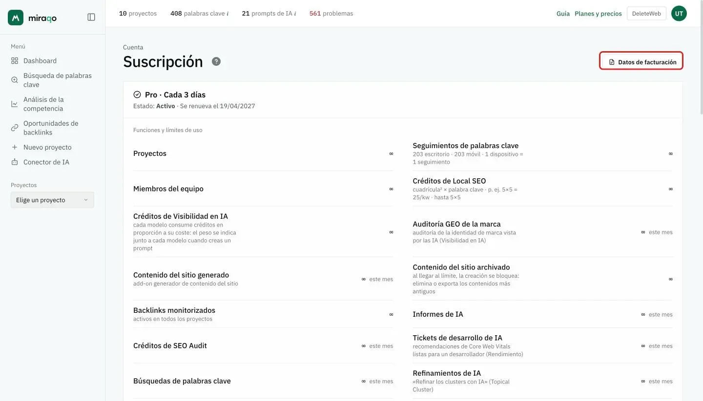 La página Suscripción: la tarjeta de estado con plan, cadencia, estado Activo y fecha de renovación, luego Funciones y límites de uso en dos columnas, una fila por recurso; arriba a la derecha el botón Datos de facturación resaltado