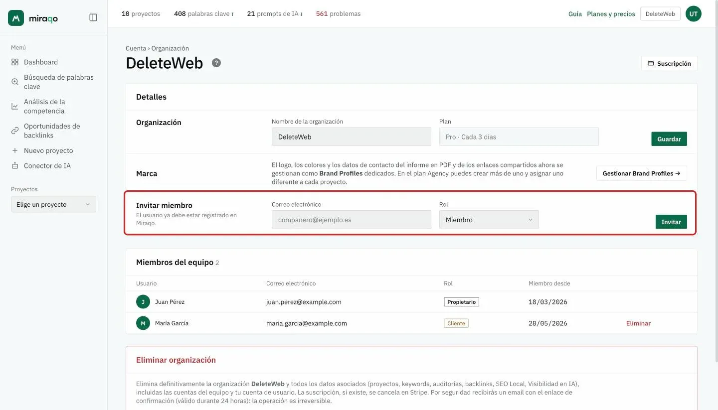 La fila Invitar miembro, resaltada: el campo Correo electrónico, el menú Rol en Miembro y el botón Invitar