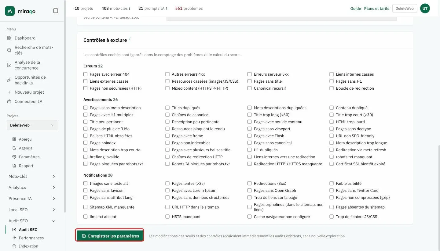 La carte Contrôles à exclure avec les cases réparties dans les groupes Erreurs, Avertissements et Notifications, une par contrôle, et en bas le bouton Enregistrer les paramètres mis en évidence avec la note indiquant que les seuils et les contrôles recalculent immédiatement les audits existants