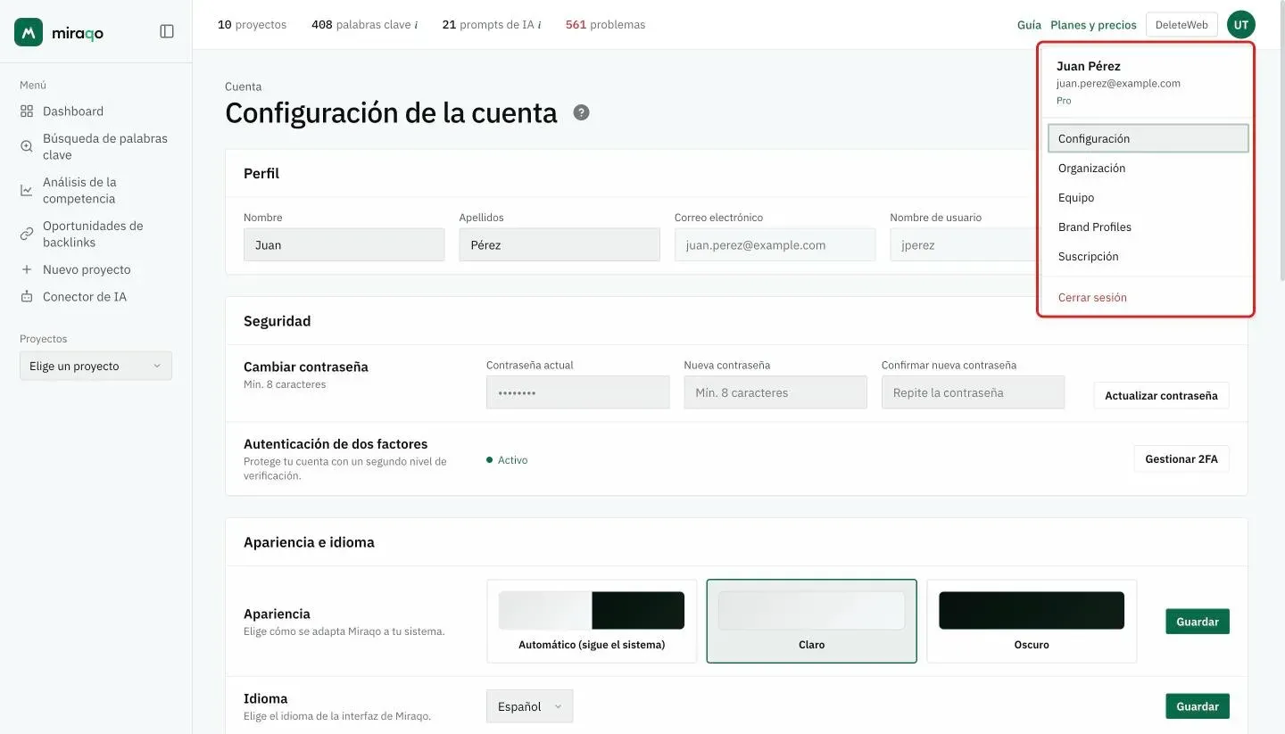 El menú de usuario abierto desde las iniciales arriba a la derecha, resaltado: nombre, correo y plan, luego las opciones Configuración, Organización, Equipo, Brand Profiles, Suscripción y Cerrar sesión