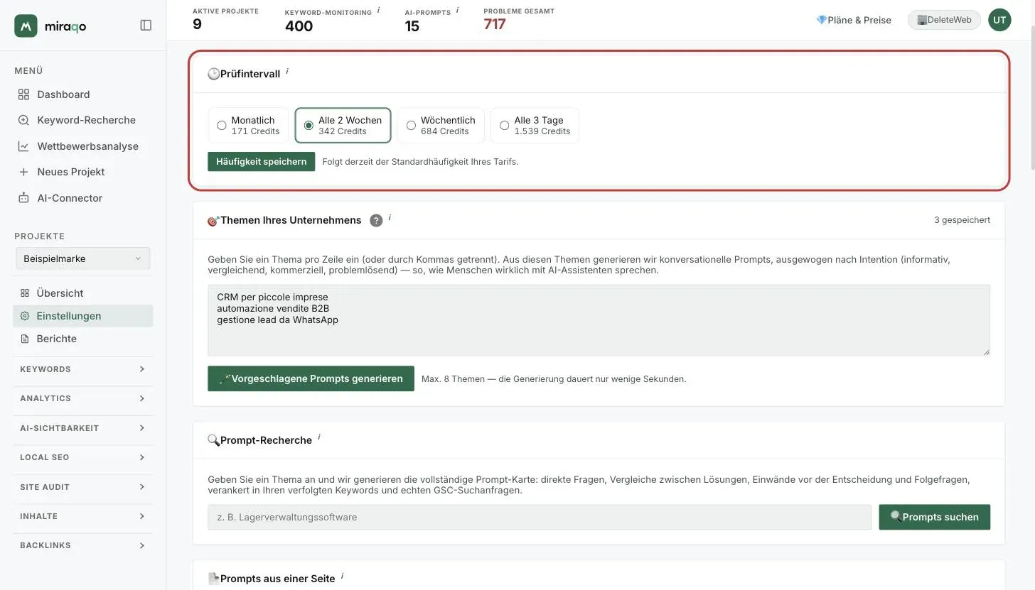 Die hervorgehobene Karte Prüfintervall oben im Tab Prompt AI der Einstellungen: die vier Optionen Monatlich, Alle 2 Wochen, Wöchentlich und Alle 3 Tage mit den Credit-Kosten jeder einzelnen und dem Button Häufigkeit speichern